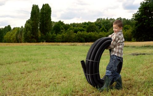 Little boy with tubes BE